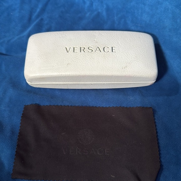 Versace white glasses case with cloth - Picture 2 of 3